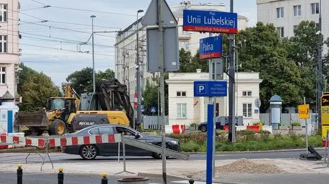 Kierowcy aut osobowych pojadą zwężoną jezdnią, autobusy się nie zmieszczą. Utrudnienia na placu Unii 