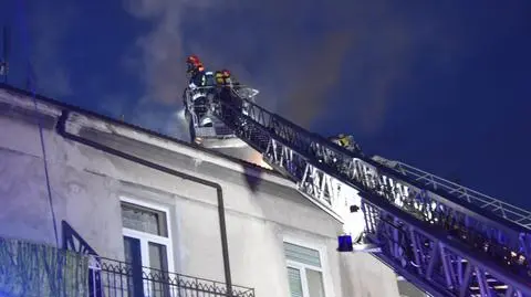 Pożar w kamienicy. Czterdziestu mieszkańców ewakuowanych