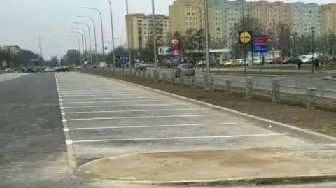 Parkingi zapchane od samego rana. Będzie trzeci P+R na Młocinach