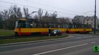 Kolizja tramwaju i citroena