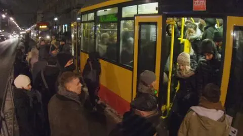 Problemy metra odbiły się na tramwajach. Było ciasno