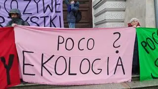 Manifestacja przed Zachętą 