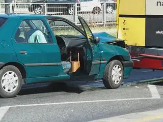 Samochód uderzył w autobus miejski