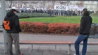 Protest przy rondzie de Gaulle'a