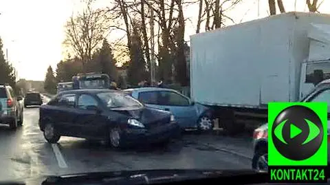 2 wypadki i 3 kolizje w jednym miejscu