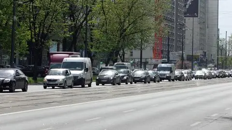 Wypadek przy Hali Mirowskiej. Motocyklista trafił do szpitala