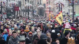 Ulicami Warszawy idzie Orszak Trzech Króli