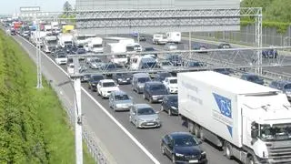 Motocyklista zderzył się z autem dostawczym na S2