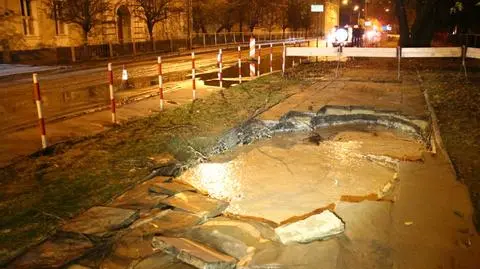 Pękła rura na Bródnie. Plebania i szkoła bez wody