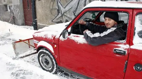 Andrzej przerobił malucha na pług