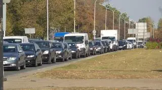 Tir wjechał w bariery na Wisłostradzie