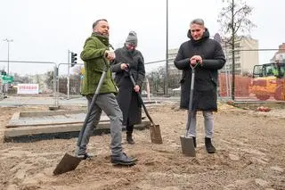 Symboliczne zasypanie podziemnego przejścia na placu Na Rozdrożu