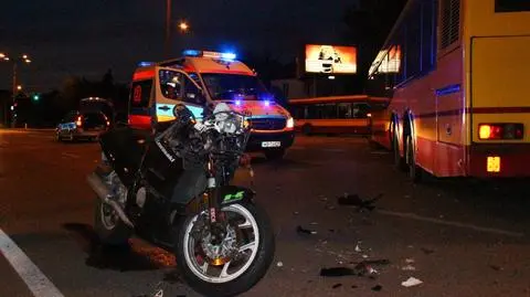 Motocykl zderzył się z autobusem
