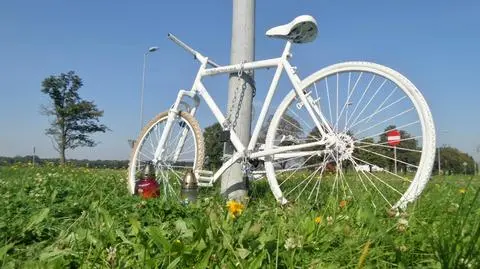  "Duch roweru" w miejscu, gdzie zginął rowerzysta. Światła będą dopiero za rok