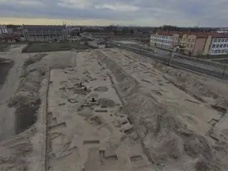 Archeolodzy odkryli pozostałości dużej osady kultury łużyckiej na Białołęce