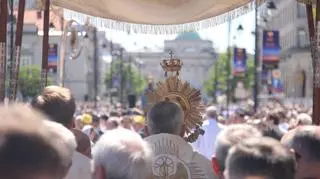 Procesja na Krakowskim Przedmieściu (zdjęcie archiwalne)