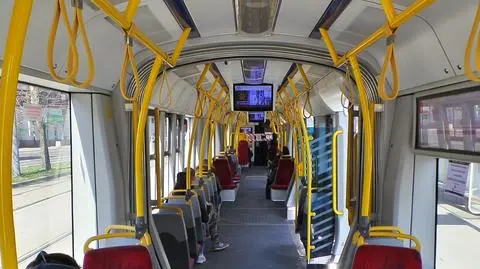 Bójka pasażerek w tramwaju. Jedna z kobiet trafiła do szpitala