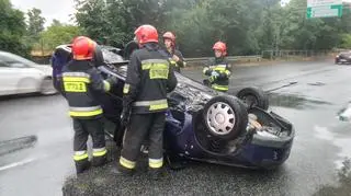 Dachowanie auta na Wybrzeżu Kościuszkowskim