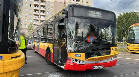 Zderzenie autobusu z tramwajem, poszkodowane dziecko