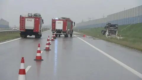 Cysterna z gazem w rowie blokowała autostradę A2