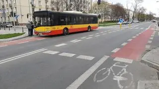 Kolizja rowerzysty i autobusu miejskiego