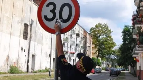 Straż miejska kontroluje drogi do szkół