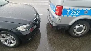 BMW zderzyło się z radiowozem