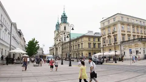 Krakowskie znowu deptakiem.  Autobusy na objazdach