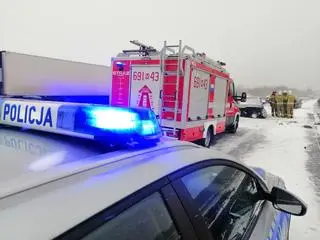 Auto uderzyło w bariery na S8 pod Wyszkowem