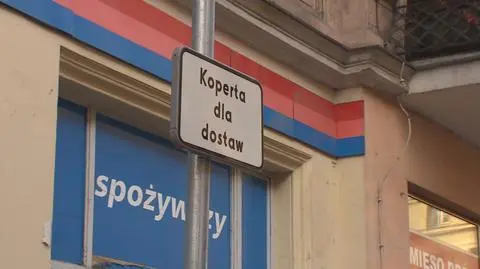 Auta kurierskie i dostawcze "są plagą warszawskich ulic". Będą ograniczenia 