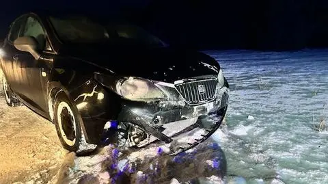 Zjechała z drogi na pole. Była kompletnie pijana