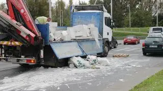 Materiały budowlane na jezdni