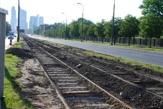 Stare tory tramwajowe na ulicy Kasprzaka