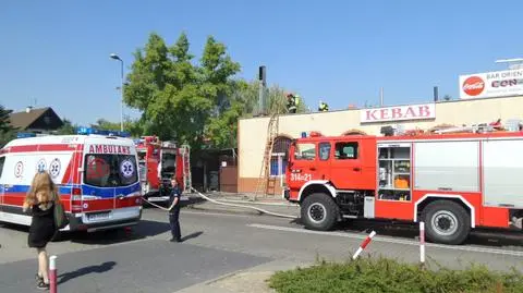 Pożar w kebabie. "Spalił się dach"