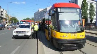 Renault wjechało w tramwaj