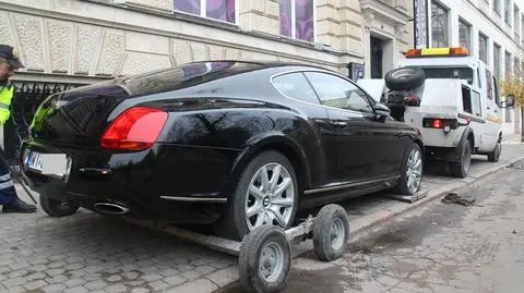 Zakazy parkowania na 11 listopada. "Odholowaliśmy już 68 aut"