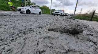 Rozlany cement na Wale Miedzeszyńskim