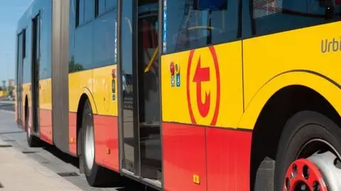 Agresor najpierw wyzywał kobietę na przystanku, później w autobusie ją kopnął (zdjęcie ilustracyjne)