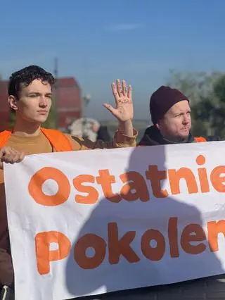 Ostatnie Pokolenie na moście Świętokrzyskim 