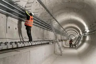 Metro na Bródno – montaż torowiska