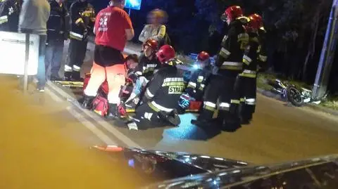 Skuter zderzył się z oplem. Jedna osoba trafiła do szpitala