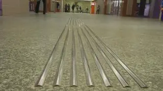 Urzędnicy zmienili zdanie o listwach w metrze