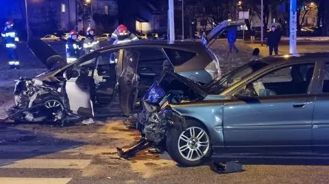 Wypadek w alei Wilanowskiej. Dwie osoby trafiły do szpitala