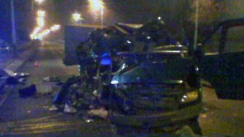Bus wjechał w ciężarówkę. 1 osoba nie żyje, 5 rannych