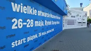 Mural przy metrze Centrum