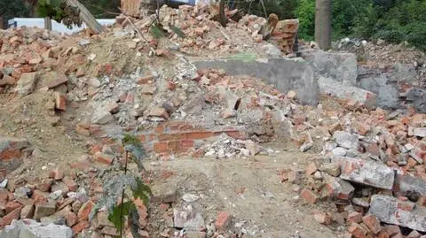 Rumowisko po zabytkowej willi. "Wszystko idzie zgodnie z planem"