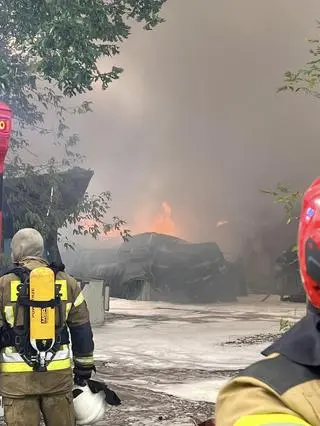 Kilkanaście zastępów straży działa na miejscu