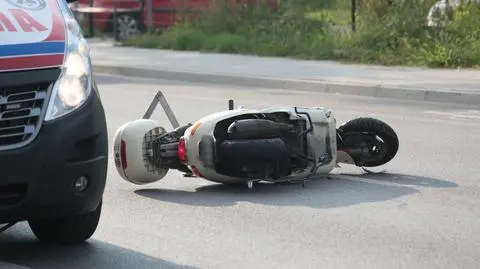 Skuterzysta trafił do szpitala po zderzeniu na Pradze Południe