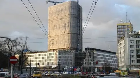 Plac Unii: wieżowiec z pasażem i imponującym widokiem