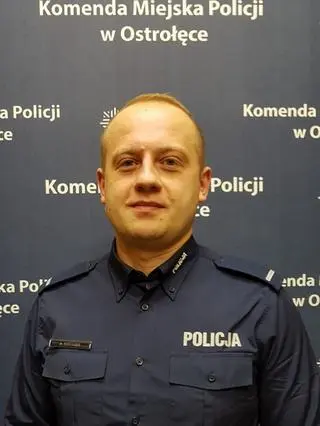 Policjanci pomogli krztuszącemu się dziecku 